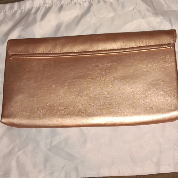 CALVIN KLEIN GOLD CLUTCH - Picture 3 of 6
